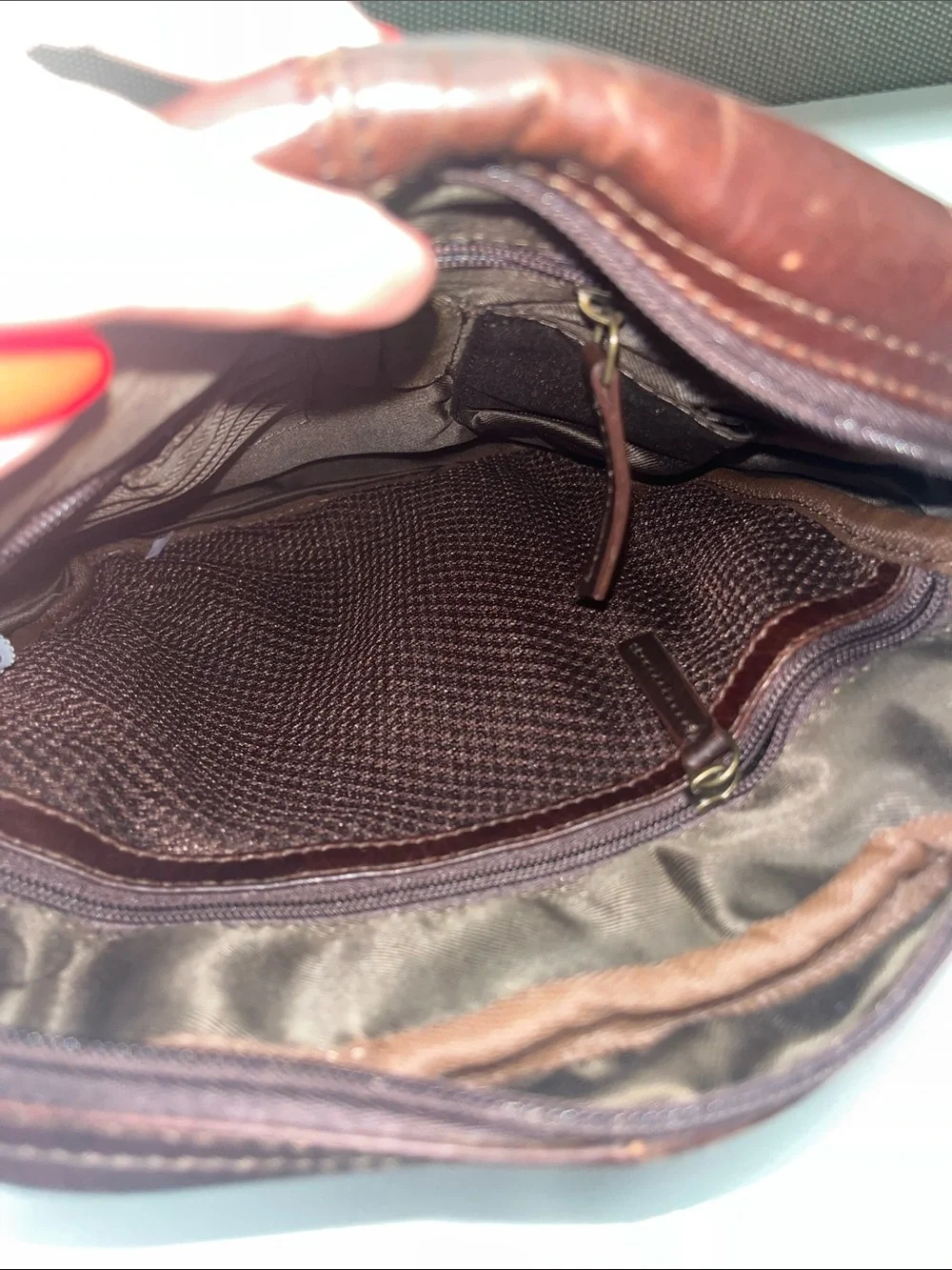 Wilsons Leather compact wilsons